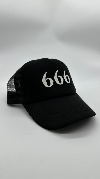 Gorra Trucker Negra 666